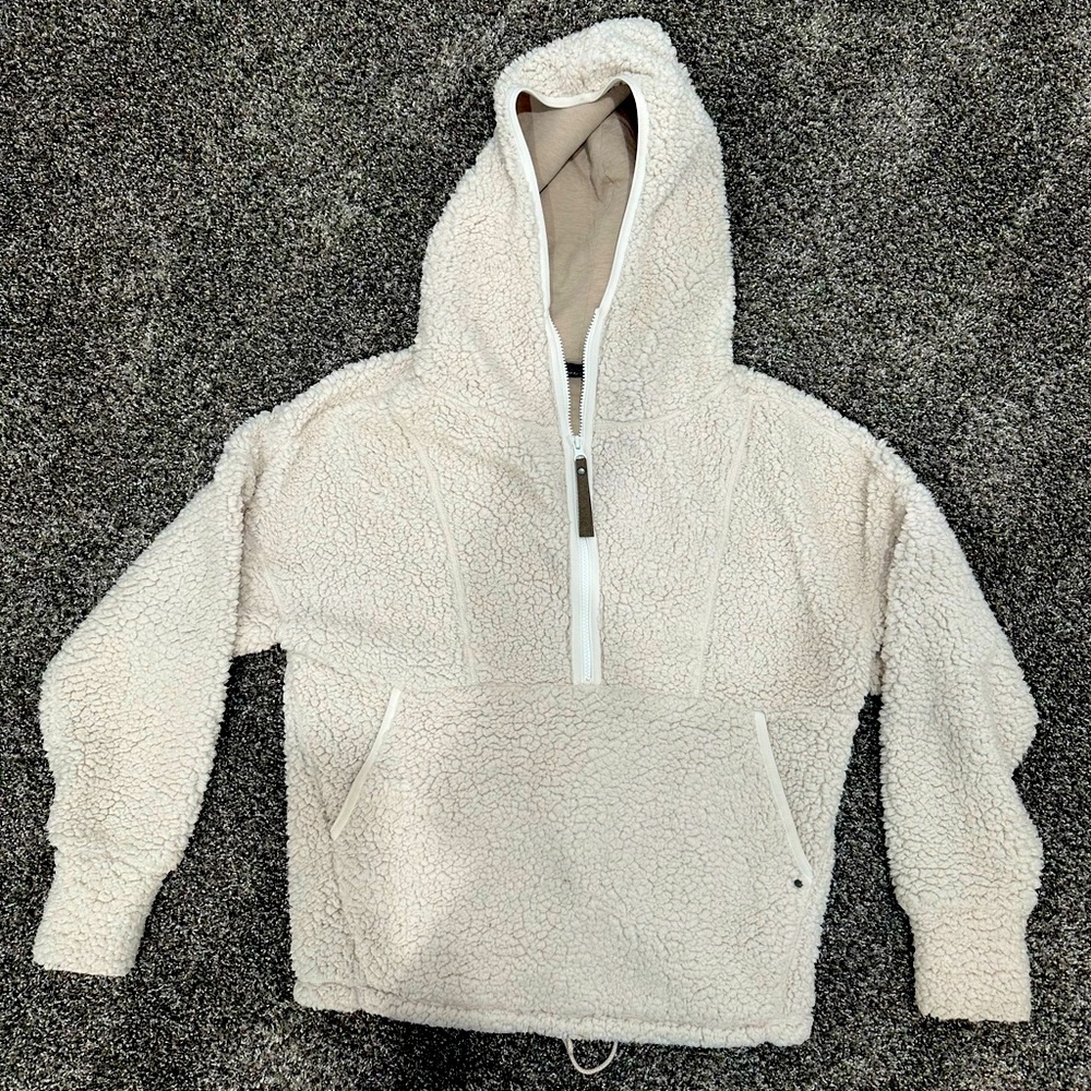 PrAna beautiful half zip hooded pullover! Size S could fit medium! Super warm!
